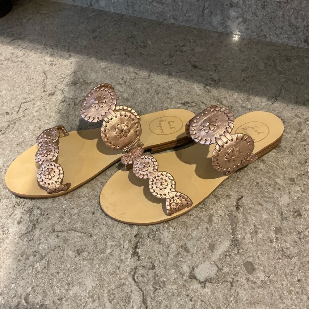 Jack Rodger’s rose gold metallic sandals sz 9